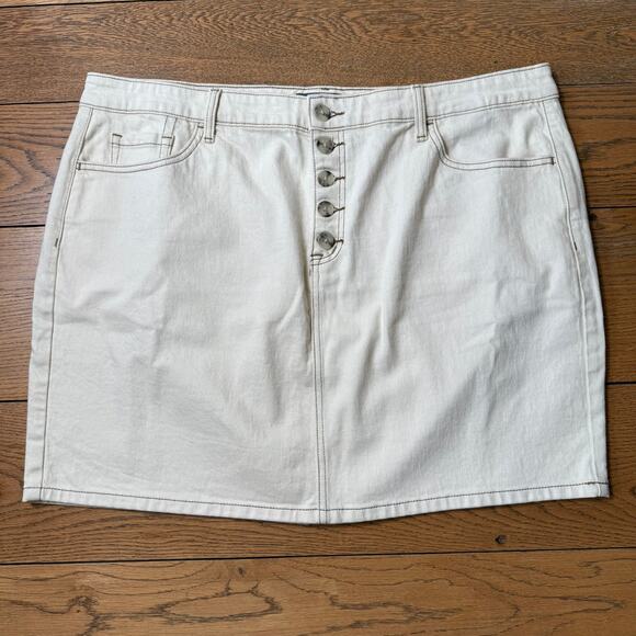 Torrid Cream Button-Front Midi Skirt - Picture 1 of 6